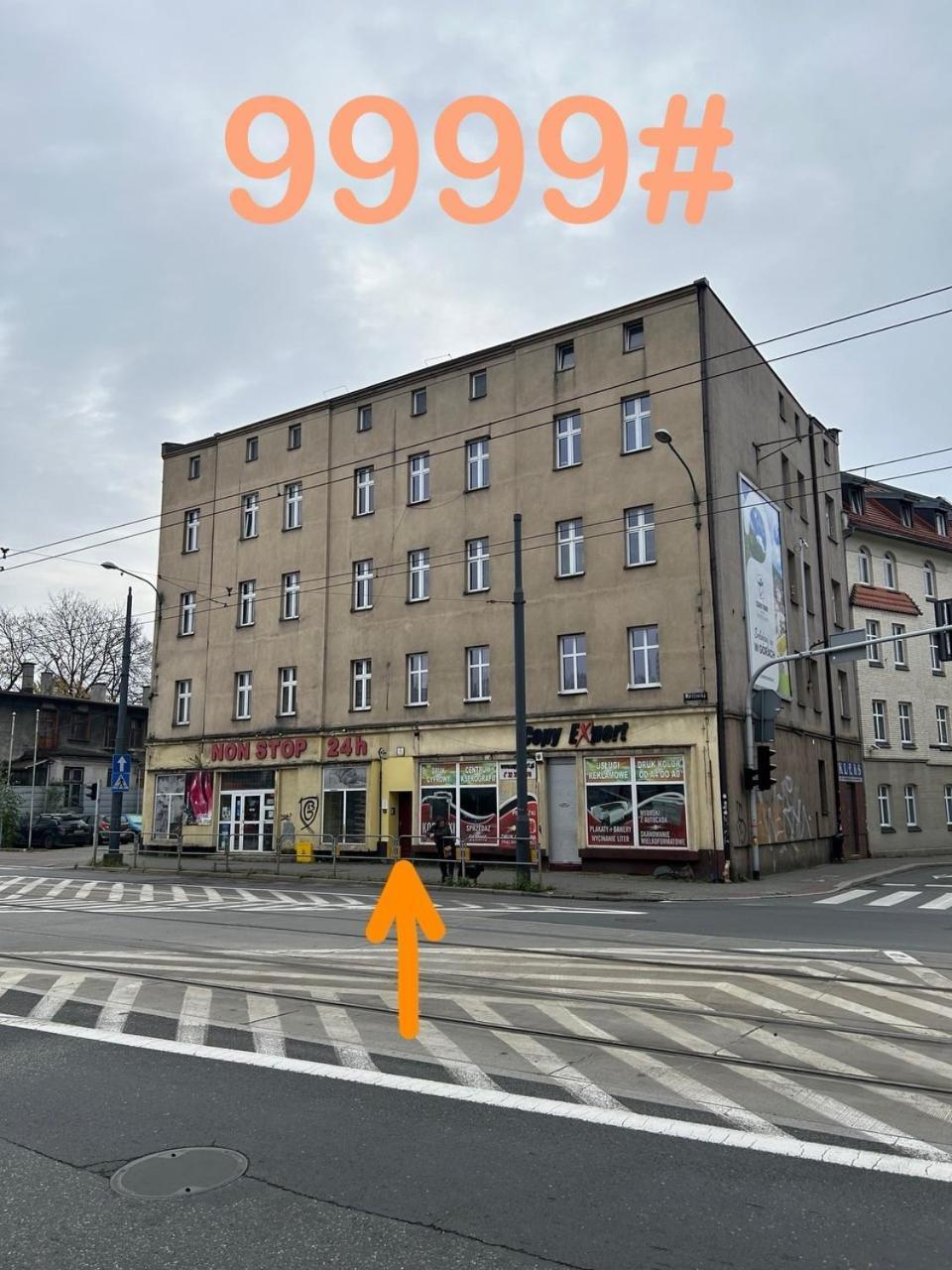Yellow Hostel 24H - Sniadanie I Obiad Gratis - Free Parking Katowice Kültér fotó